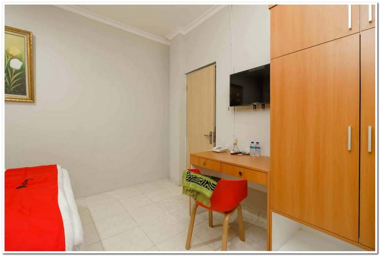 Reddoorz Near Jiexpo Kemayoran 2 Jakarta Exteriör bild
